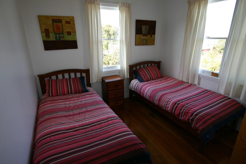 Cedar Cottages Blackmans Bay Room photo